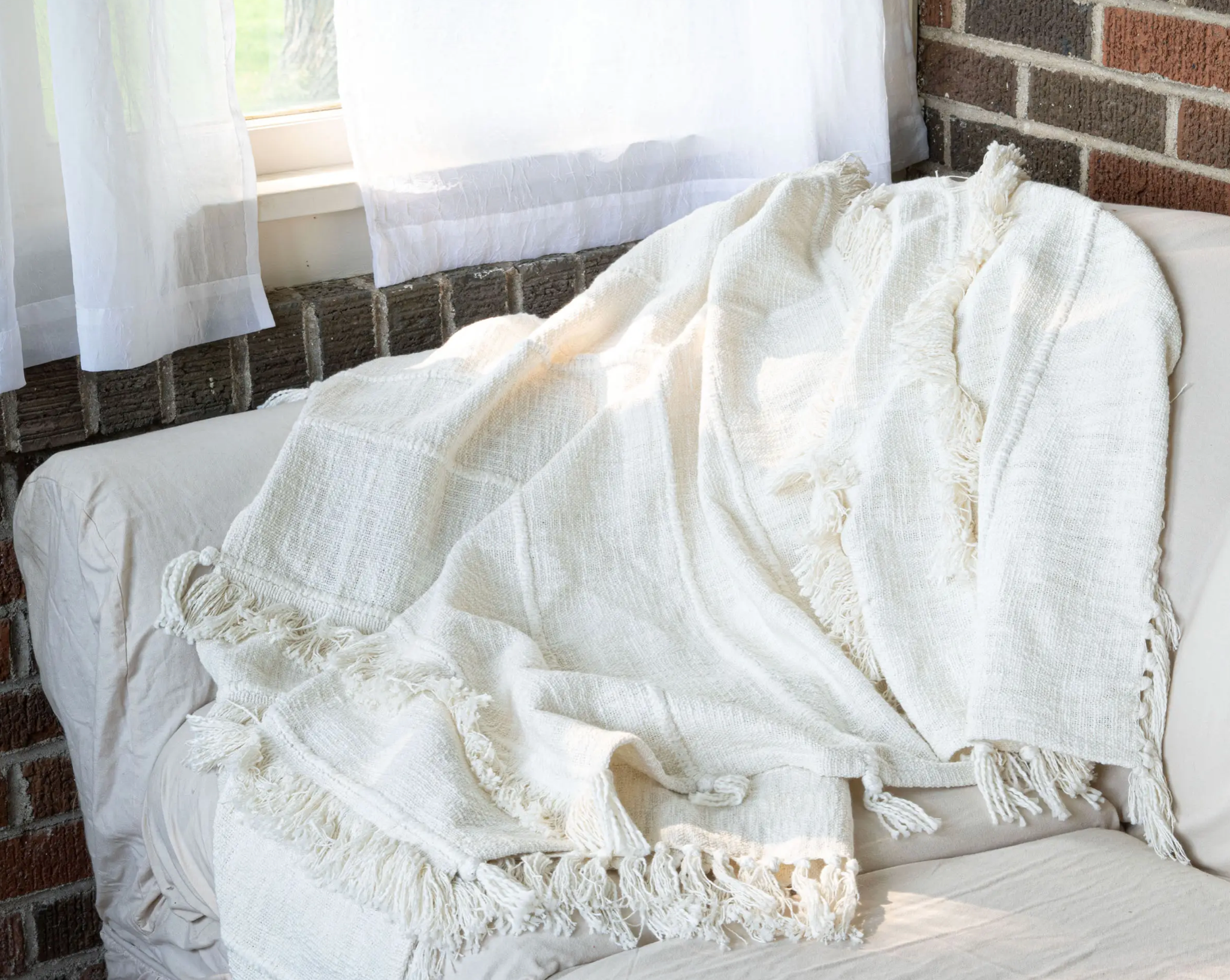 HAND WOVEN KYLIE THROW