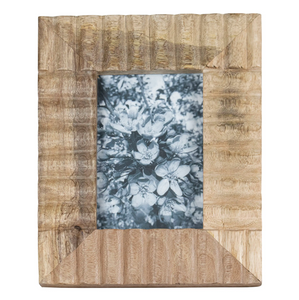 CARVED WOOD PHOTO FRAME 4X6