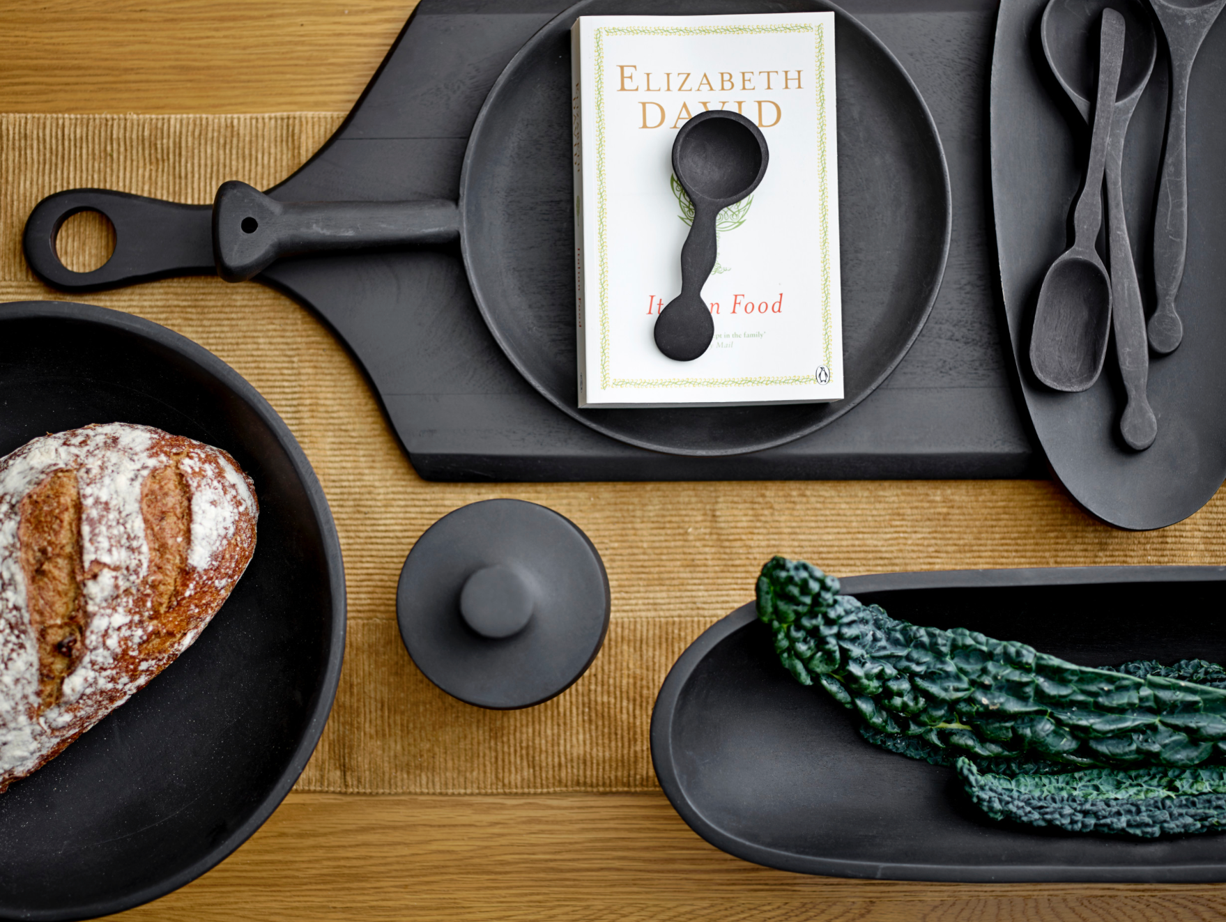 ACACIA WOOD TRAY / CUTTING BOARD -RECTANGLE-