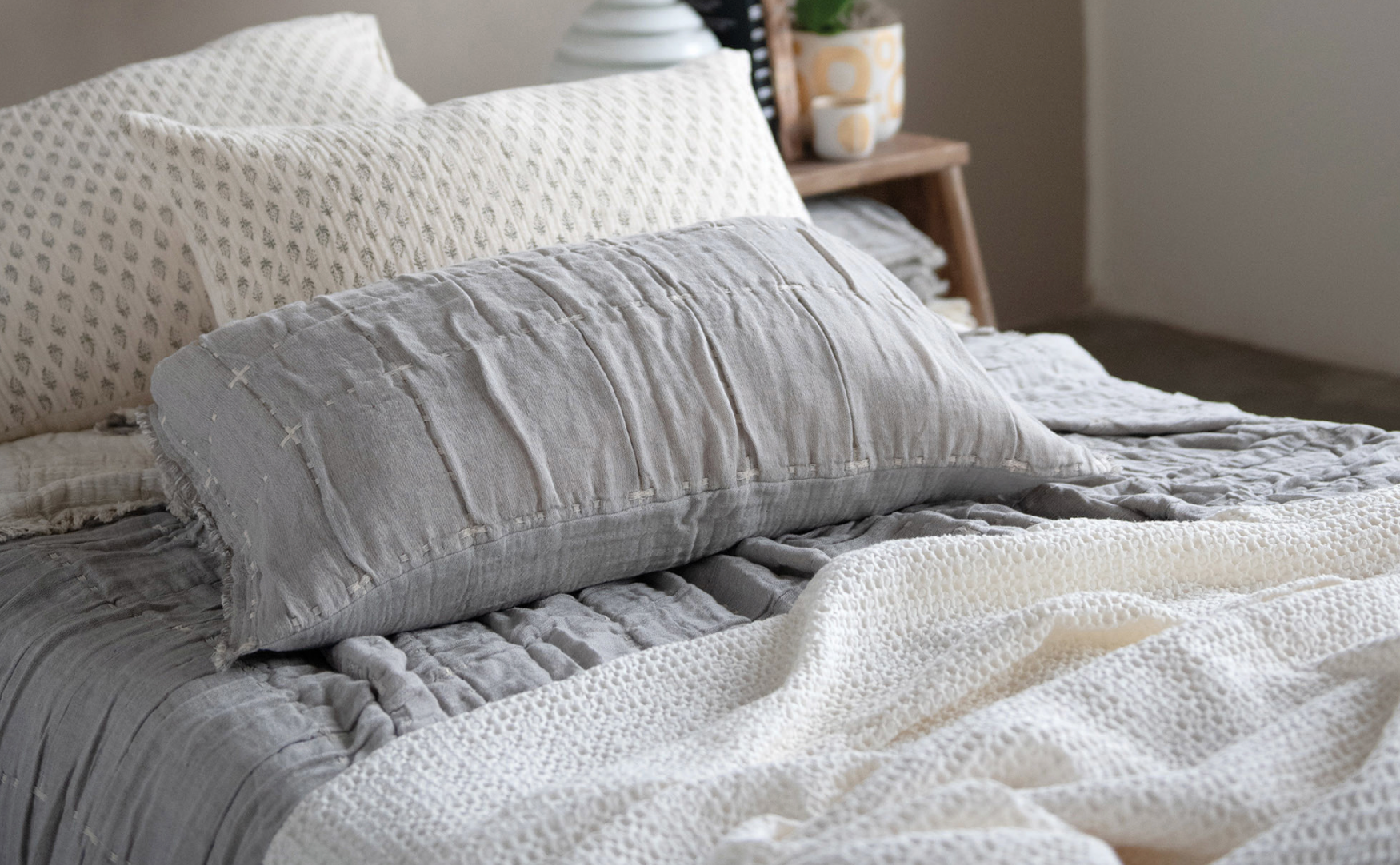 TRANQUILITY BED SET, SET OF 3 -QUEEN-
